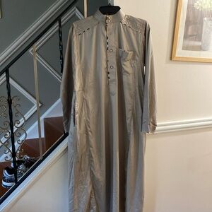 Traditional Thobe with Contrasting Trim